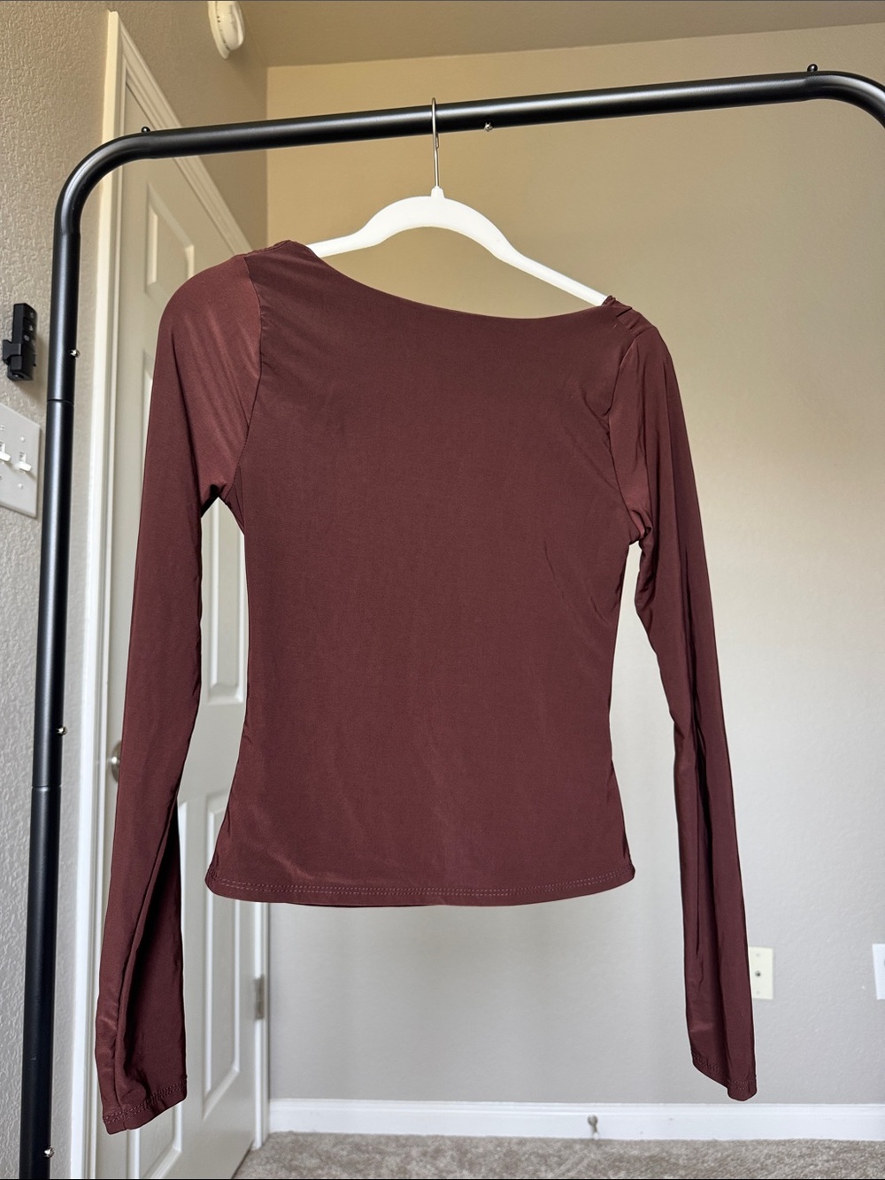 Women’s Long Sleeve Scoop Back Top in Brown